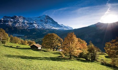 Picture-postcard Towns and Alpine Peaks by rail